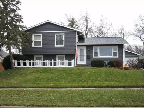 224 E Mitchell Ave, Waterloo, IA 50702