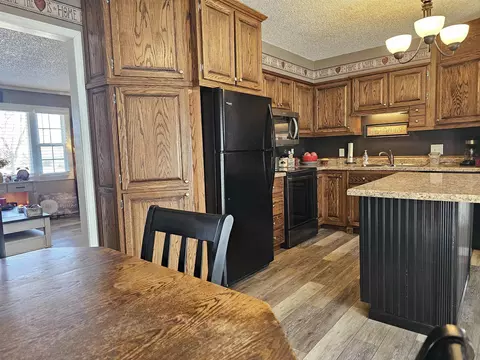 224 E Mitchell Ave, Waterloo, IA 50702 photo 6