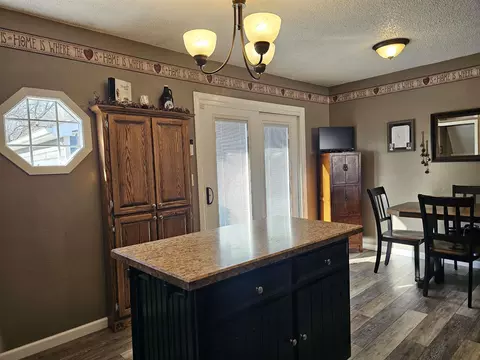 224 E Mitchell Ave, Waterloo, IA 50702 photo 7