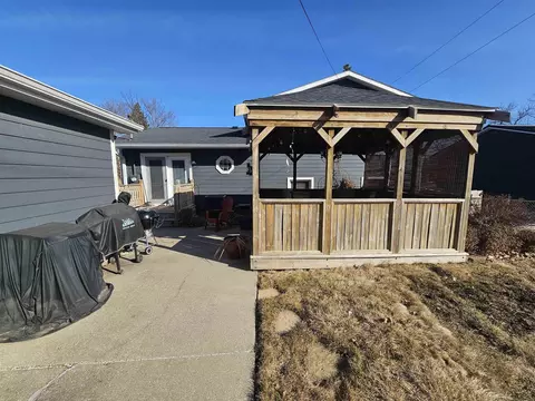 224 E Mitchell Ave, Waterloo, IA 50702 photo 33