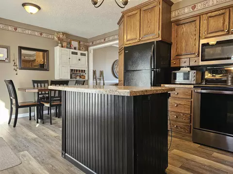 224 E Mitchell Ave, Waterloo, IA 50702 photo 8