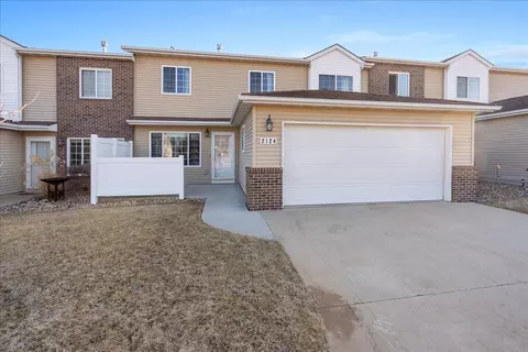 2124 Cord Rdg #2, Waterloo, IA 50701