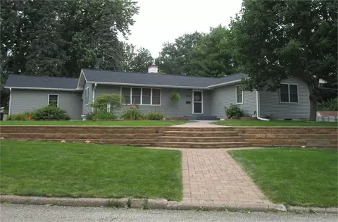 278 Windsor Dr, Waterloo, IA 50701