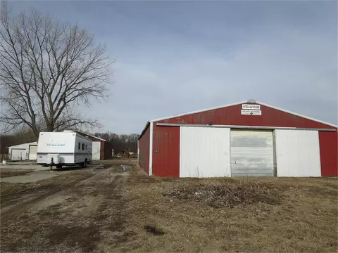 604 Dale Dr, Hudson, IA 50643