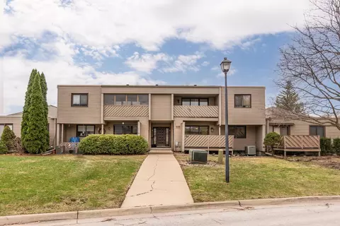 1118 Prairie Meadow Ct #7, Waterloo, IA 50701