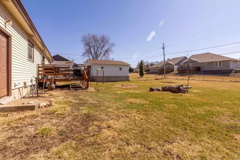 417 Devonshire Dr, Waterloo, IA 50701 photo 22