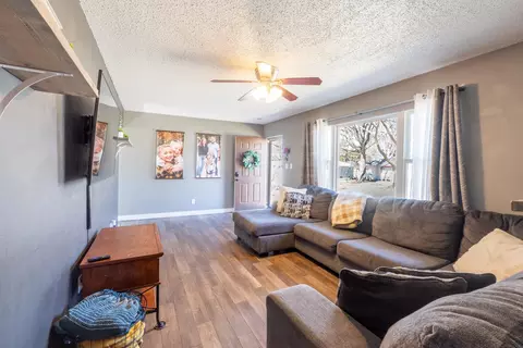 417 Devonshire Dr, Waterloo, IA 50701 photo 5