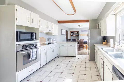 417 Devonshire Dr, Waterloo, IA 50701 photo 7