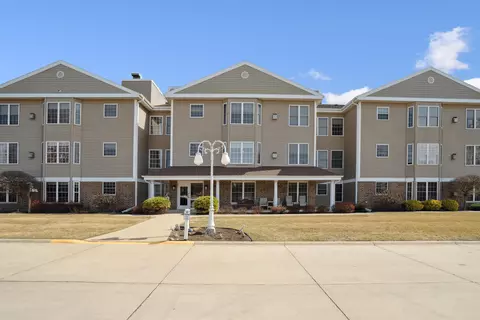 410 N Maple #106, Monticello, IA 52310