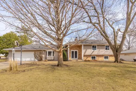 205 Crestview Ave, Waterloo, IA 50701