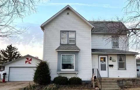 507 W Main St, New Hampton, IA 50659