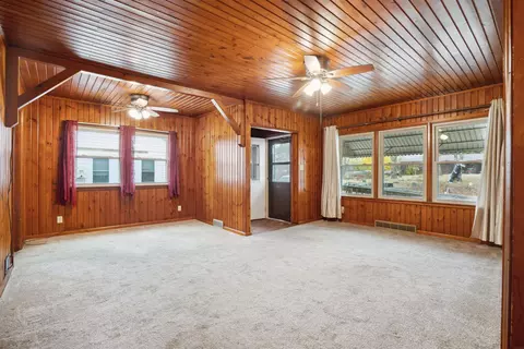 122 S Hackett Rd, Waterloo, IA 50701 photo 8