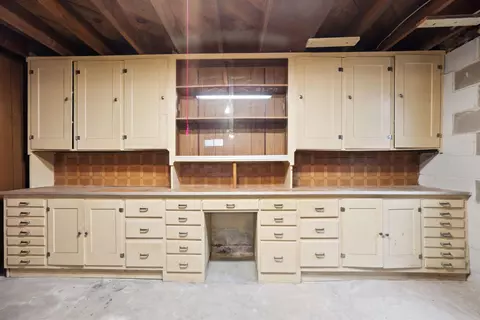 122 S Hackett Rd, Waterloo, IA 50701 photo 19