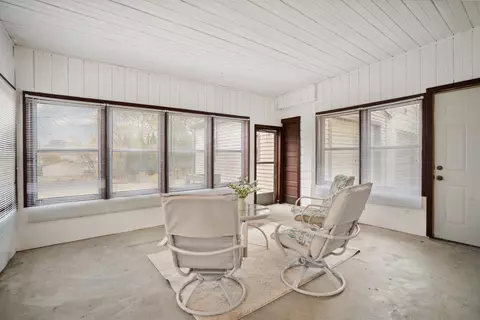 122 S Hackett Rd, Waterloo, IA 50701 photo 15