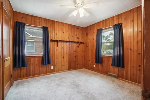 122 S Hackett Rd, Waterloo, IA 50701 photo 13