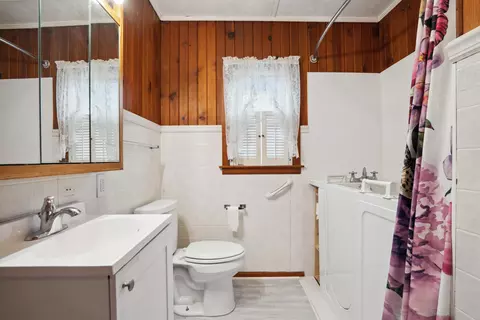 122 S Hackett Rd, Waterloo, IA 50701 photo 14