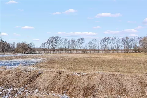 5723 Leversee Rd, Cedar Falls, IA 50613