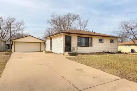 133 Desoto Ave, Waterloo, IA 50701