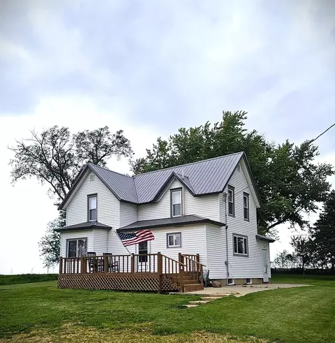 12027 March Ave, Lime Springs, IA 52155