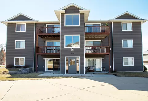 4706 Chadwick Rd #4, Cedar Falls, IA 50613