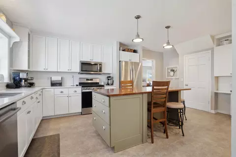125 Ivanhoe Rd, Waterloo, IA 50701 photo 10
