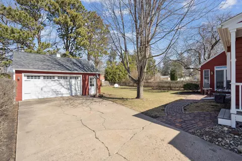 125 Ivanhoe Rd, Waterloo, IA 50701 photo 21