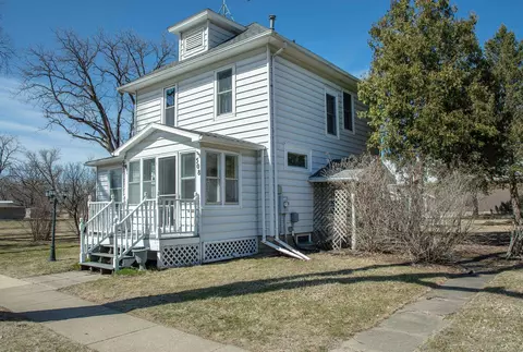 508 NW 5th Ave, Waverly, IA 50677