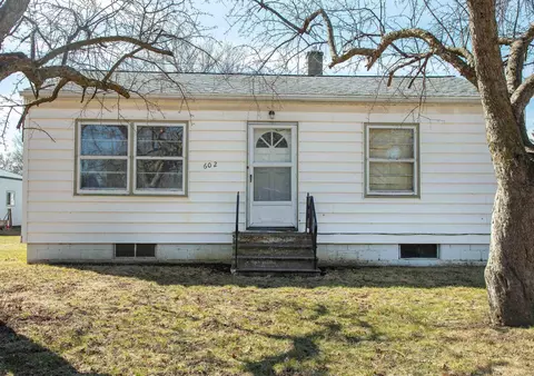 602 End Ave, Evansdale, IA 50707