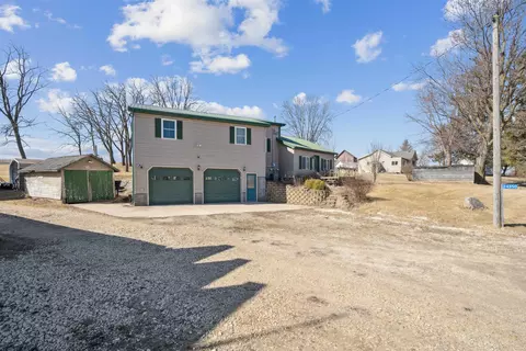 24350 Froelich Rd, Farmersburg, IA 52047