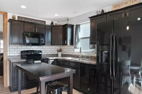 5001 Millenium Dr, Cedar Falls, IA 50613 photo 8