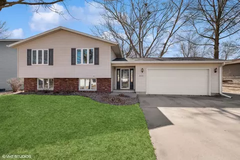 2205 NW 1st Ave, Waverly, IA 50677