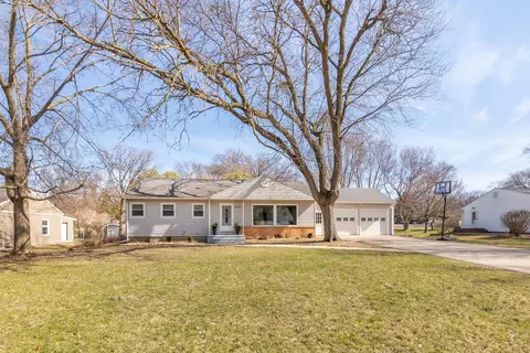 1920 Pleasant Dr, Cedar Falls, IA 50613
