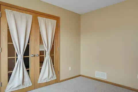 5120 Millenium Dr, Cedar Falls, IA 50613 photo 9