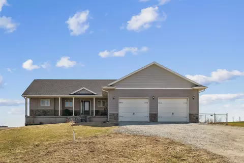 2816 220th St, Winthrop, IA 50682