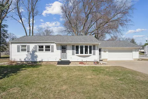 204 Marie Ave, Elk Run Heights, IA 50707