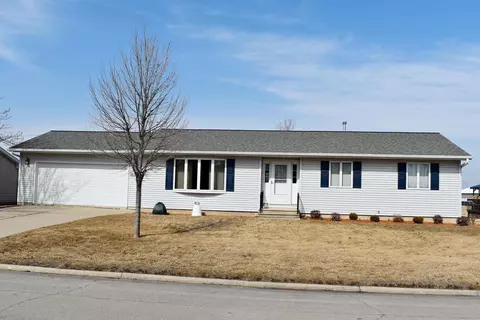 21 Liberty Dr, Osage, IA 50461