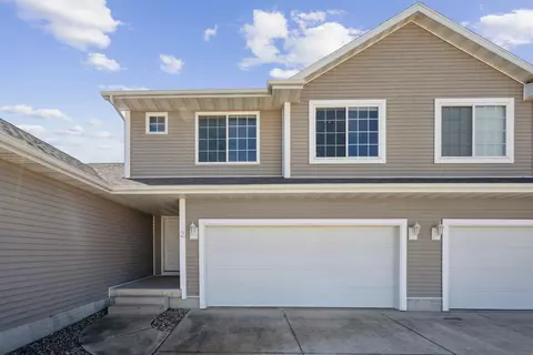 4805 Algonquin Dr #2, Cedar Falls, IA 50613