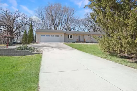7051 N Union Rd, Cedar Falls, IA 50613