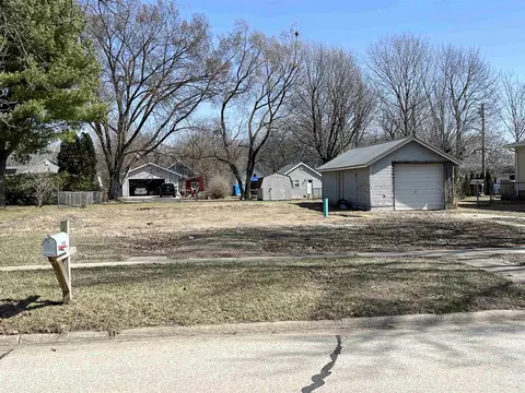 318 7th Ave S E, Independence, IA 50644