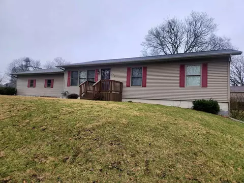 703 S Main St, Clarksville, IA 50619