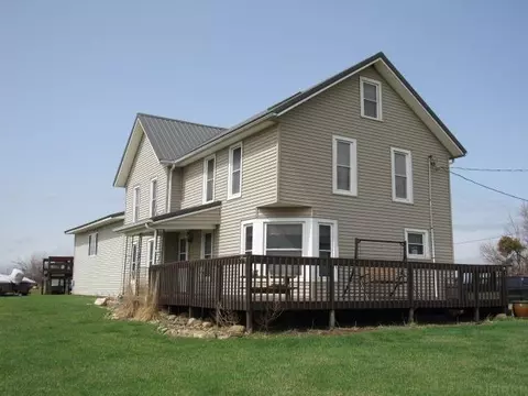 4632 Co Rd E29, Wyoming, IA 52362