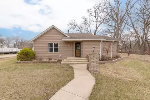 25089 Johnsons Mill Rd, Waucoma, IA 52171