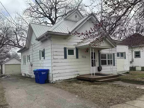 111 3rd Ave NW, Oelwein, IA 50662