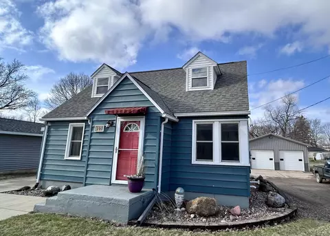 103 Park St, Spillville, IA 52168