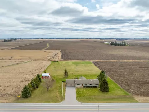 4515 Grundy Rd, Cedar Falls, IA 50613