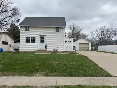 205 I Ave, Grundy Center, IA 50638