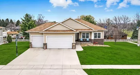750 E Fayette St, Denver, IA 50622