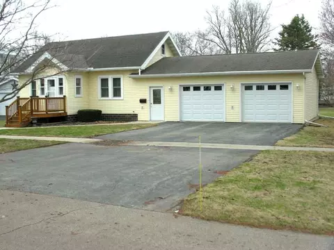 408 3rd St, Grafton, IA 50440