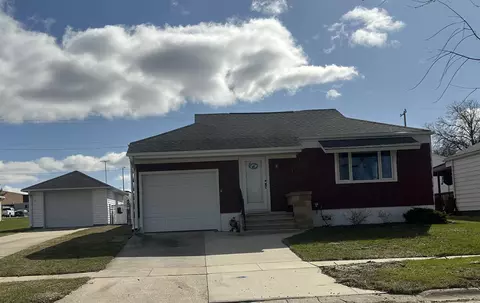 425 7th Ave SE, Oelwein, IA 50662