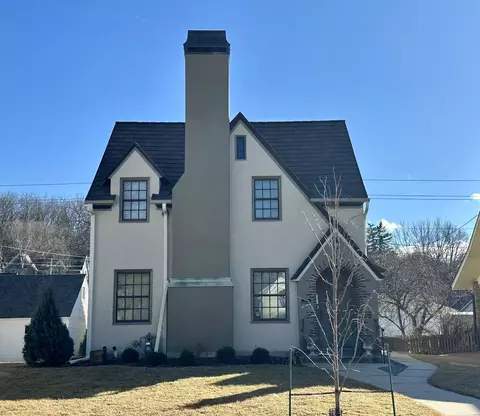 407 E Main St, Decorah, IA 52101